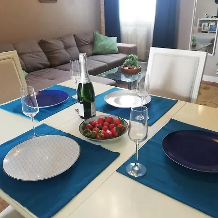 Renovated By An Interior Architect In The Center Next To The Train Station Appartement *