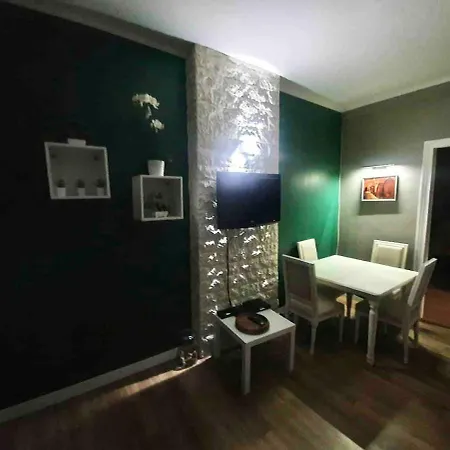Appartement Renovated By An Interior Architect In The Center Next To The Train Station
